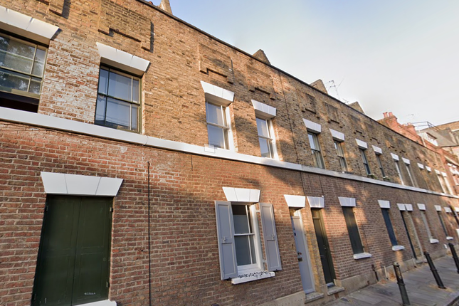 Terraced house to rent in Woodseer Street, London