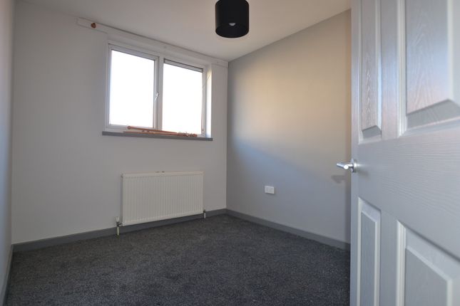 12, Tiptree Crescent, Ilford photo 4
