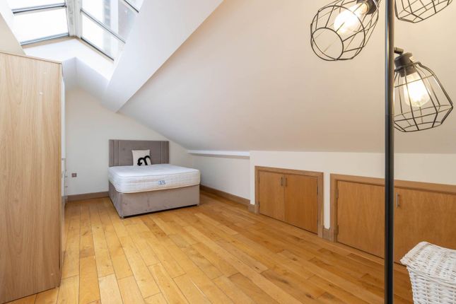 Flat for sale in The Old Chapel, St. Pauls Square