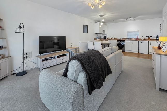 Harbour Court, Old Road, East Cowes photo 4