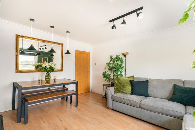 F21Ghcn - Lounge B.Jpg