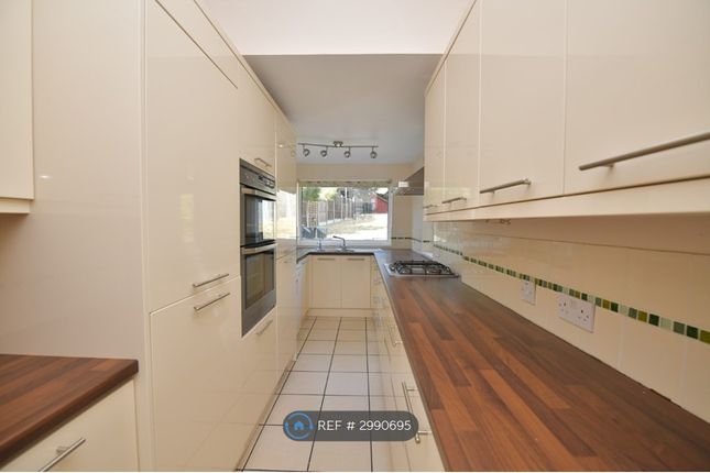 Cloonmore Avenue, Orpington photo 2