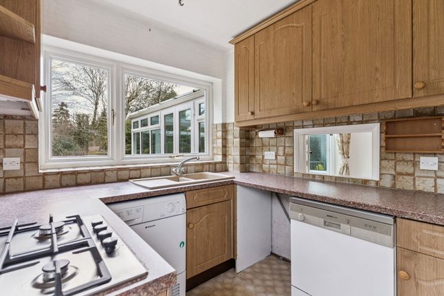 12, Lawford Avenue, Chorleywood photo 3
