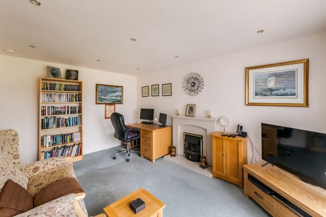 4, Dochart Place, Comrie , Comrie photo 3
