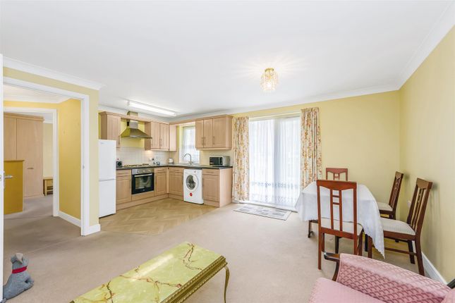 27, Lockwood Place, Chingford photo 4