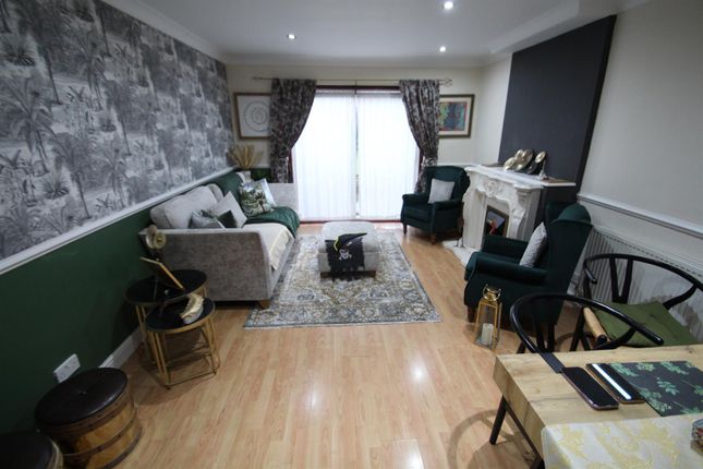 Property for sale in Ramulis Drive, Yeading, Hayes