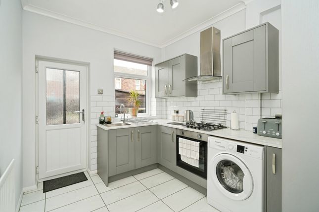 29, Fold Road, Lancashire photo 4