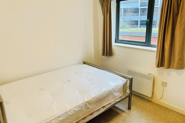Apt 2, Velocity South, 6, City Walk, Leeds photo 5