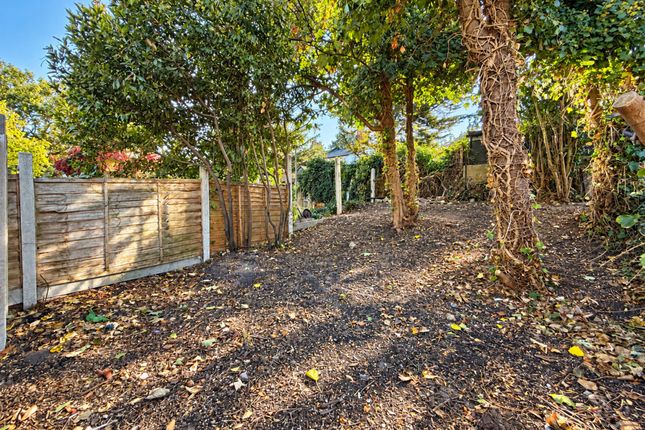 12b Mosslea Road, London photo 2