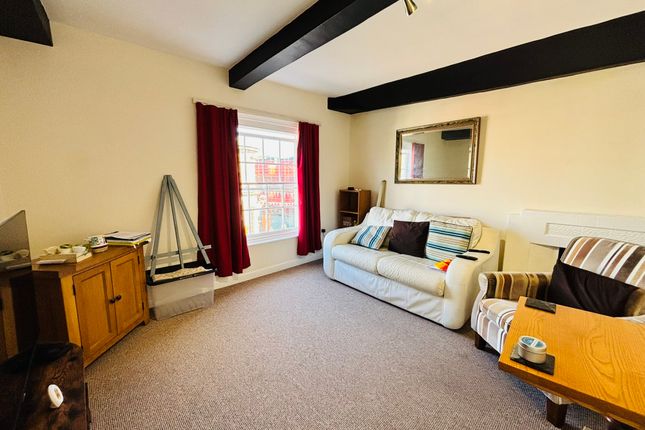 Flat 2, 6-7, Green Market, Penzance photo 2