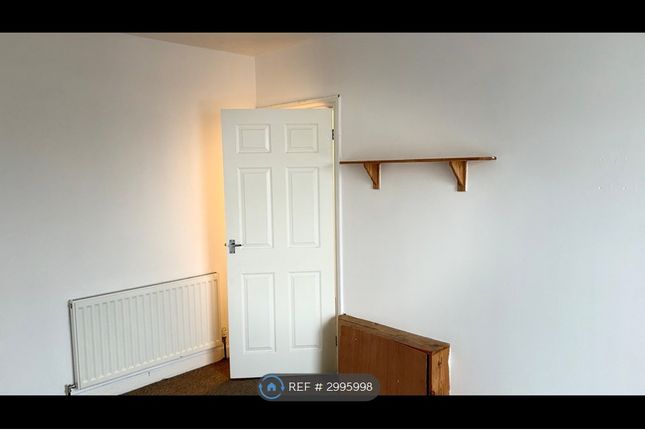 Flat B, Tregonissey Road, St Austell photo 2