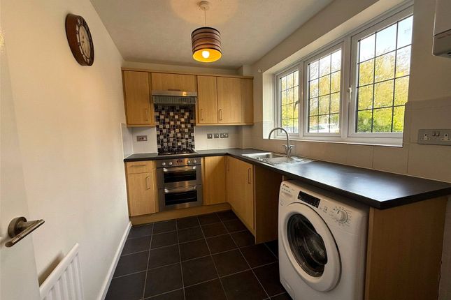 59, Morley Close, Yateley photo 4
