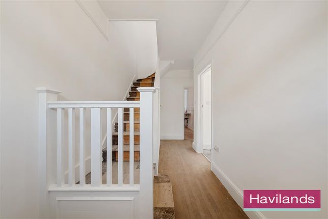 21, Blakesware Gardens, N9 photo 4