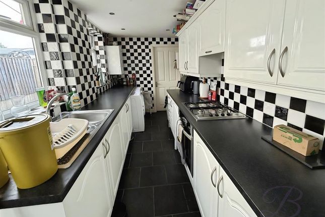 16, Vere Avenue, Sutton-In-Ashfield photo 3