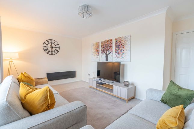 42 Academy Terrace, Bellshill photo 3
