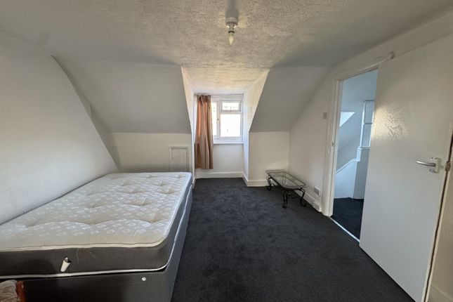 Flat 5, 37 Leigham Vale, Streatham photo 4