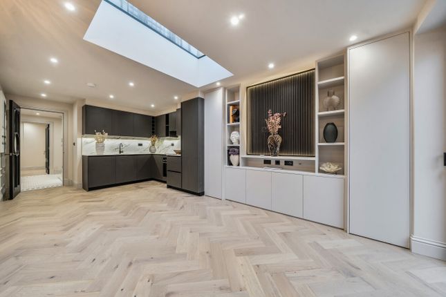 Flat 1, 2, Ashfield Road, London photo 4