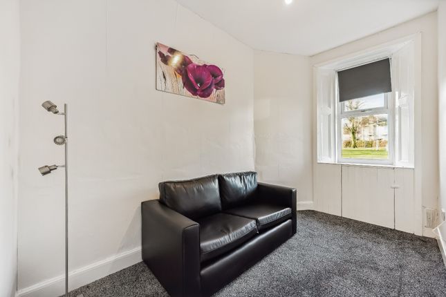 (G-L), 19A, Borestone Crescent, Stirlingshire photo 3