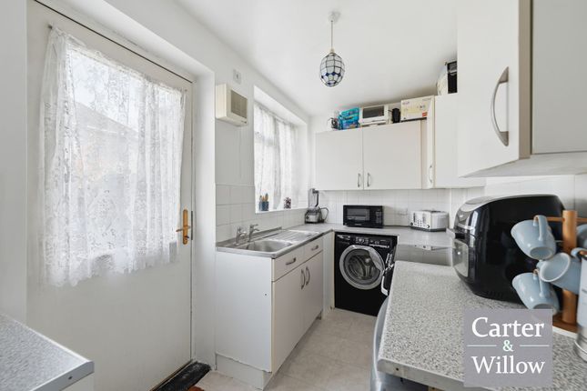 94, Canonsleigh Road, Dagenham photo 4