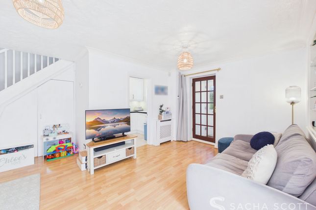 69 Worcester Road, Sutton photo 2