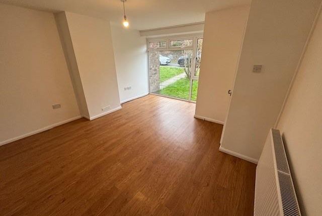 Pikes Crescent, Taunton photo 2