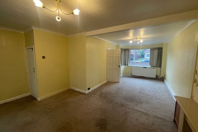 73, Winchester Avenue, Worcester photo 2