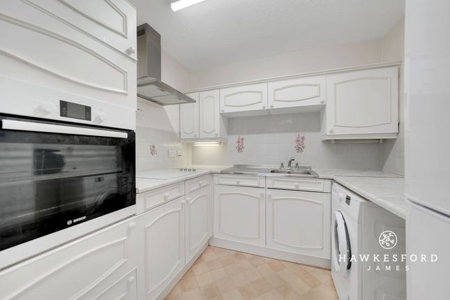 30 Barkers Court, Sittingbourne photo 4