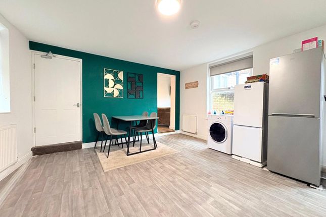 Room 2, 45, Seymour Street, Merseyside photo 2