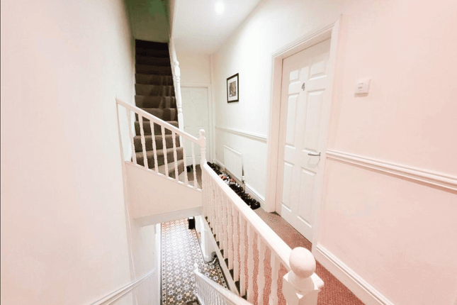 16, Owen Rd photo 5