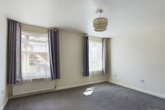 Flat to rent in Beulah Road, Thornton Heath