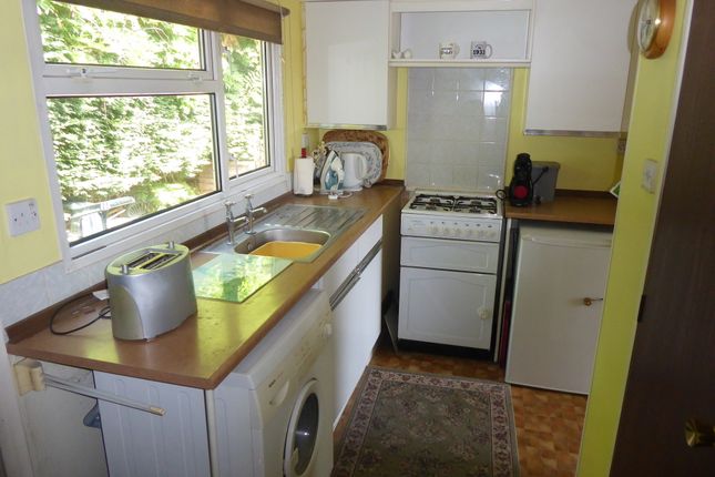 9 Orchard Drive, Grange Farm Estate, Upper Halliford Road, Shepperton photo 2