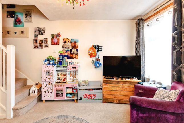 39, Lupin Close, Kettering photo 3