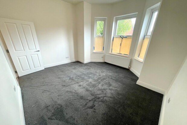 Flat to rent in Brantingham Road, Manchester