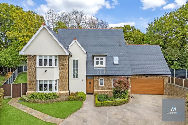 Detached house to rent in High Road, Chigwell, Essex