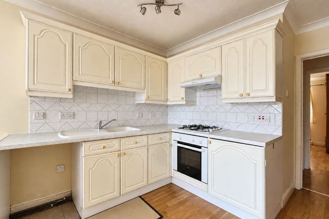 53, Priory Close, Beckenham photo 4