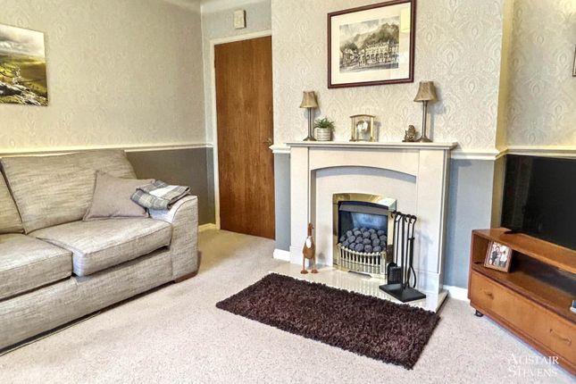 2, Edge Hill Avenue, Oldham photo 4