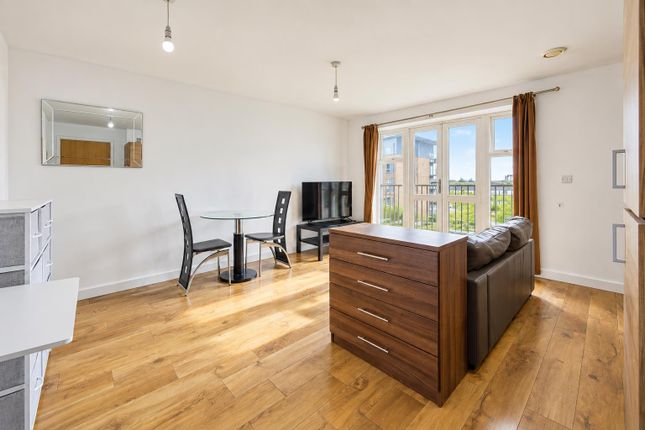 33 Kensington House, Park Lodge Avenue, West Drayton photo 3