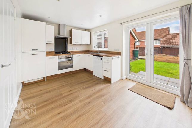 85 Woodpecker Way, Norwich photo 3