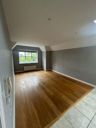 Apartment 15, 15, Harboro Road, Sale photo 5