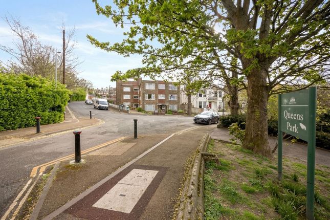 7 Windermere Court East Drive, Brighton photo 3
