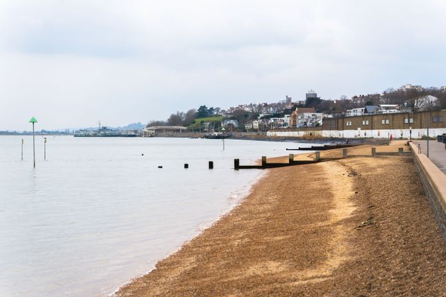 Flat to rent in Westborough Road, Westcliff-On-Sea