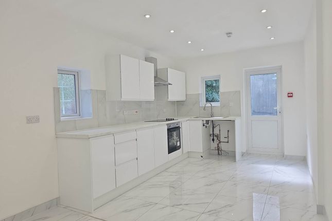 84, Blenheim Road, Reading photo 3