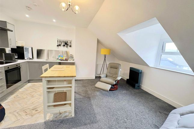 32, Blackpool photo 2