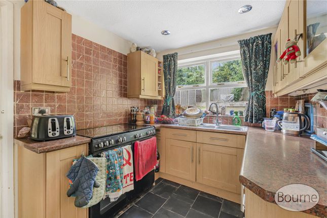 9, Blackman Gardens, Aldershot photo 4