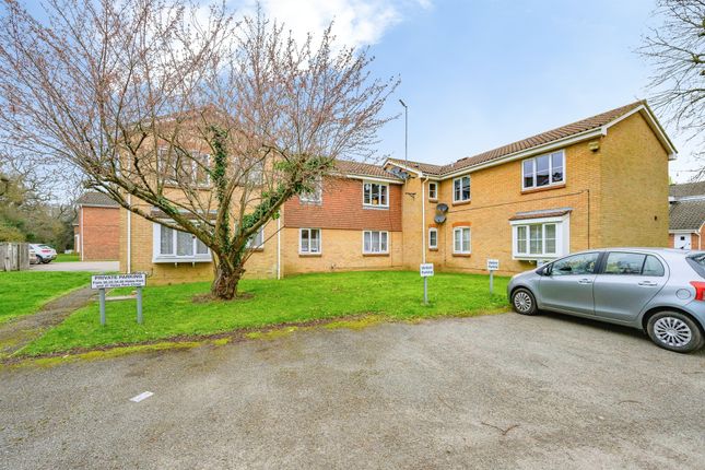 37, Hales Park Close, Hemel Hempstead photo 4
