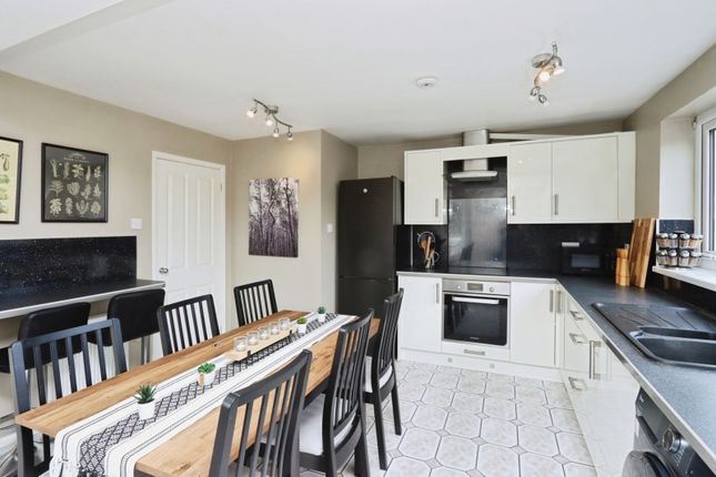 37, Shakespeare Drive, Sheffield photo 4