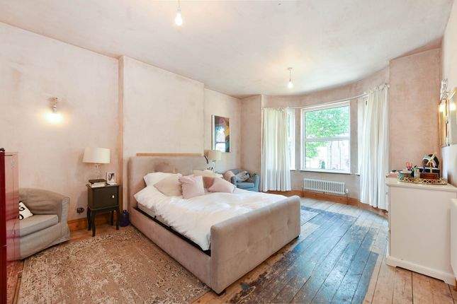 15, Denbigh Road, London photo 4
