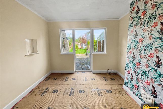 80, Upper Eastern Green Lane, Coventry photo 3