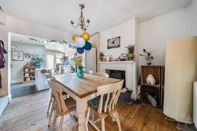 12, Avenue Terrace, Gloucestershire photo 3