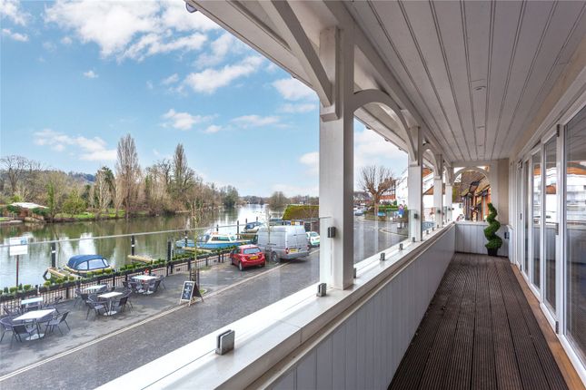 Thumbnail Flat for sale in Thameside, Henley-On-Thames, Oxfordshire